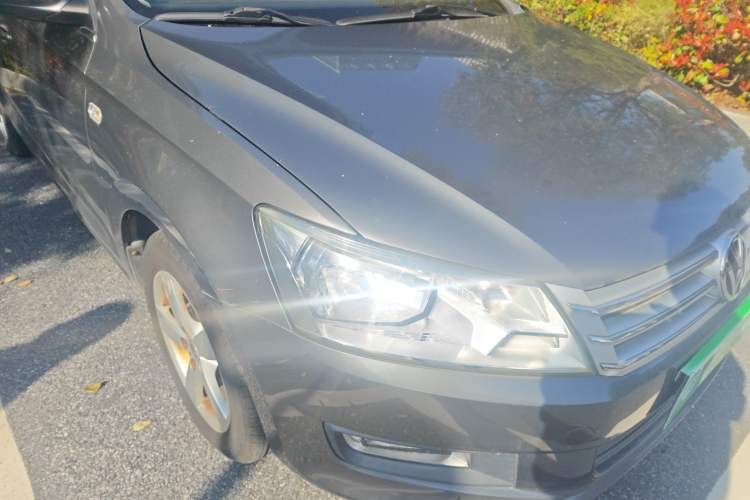 Used Volkswagen Santana 2013 1.6L Automatic Comfort Edition Right Front Headlight