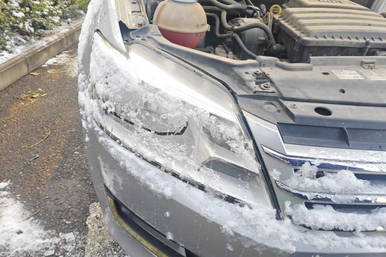 Used Volkswagen Santana 2013 1.6L Automatic Comfort Edition Right Front Headlight