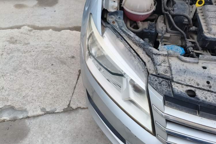 Used Volkswagen Santana 2013 1.6L Manual Comfort Edition Right Front Headlight