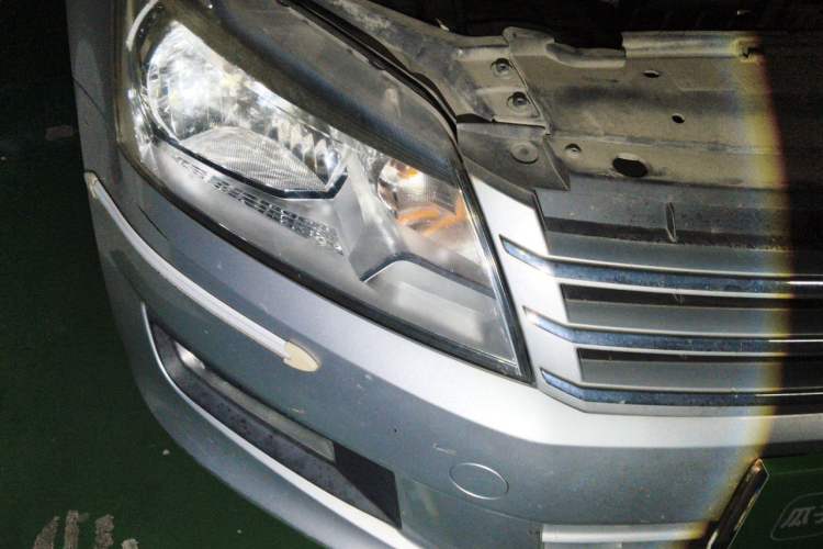Used Volkswagen Santana 2013 1.6L Manual Luxury Edition Right Front Headlight