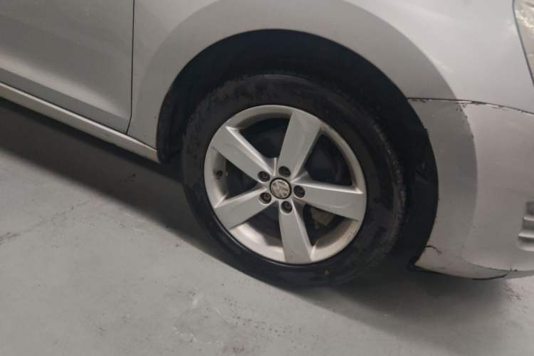 Used Volkswagen Santana 2013 1.6L Manual Fashion Edition Right Front Wheel Hub