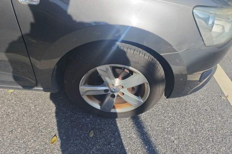 Used Volkswagen Santana 2013 1.6L Automatic Comfort Edition Right Front Wheel Hub