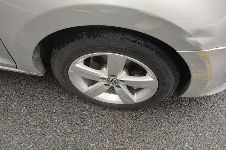 Used Volkswagen Santana 2013 1.6L Automatic Comfort Edition Right Front Wheel Hub