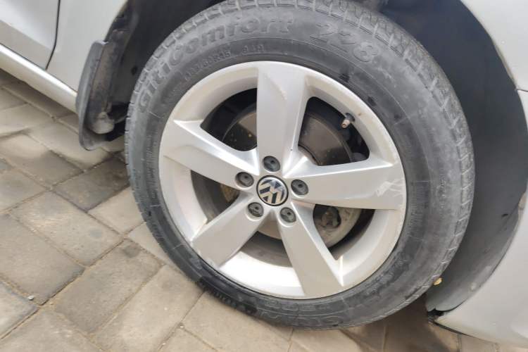Used Volkswagen Santana 2013 1.4L Manual Comfort Edition Right Front Wheel Hub