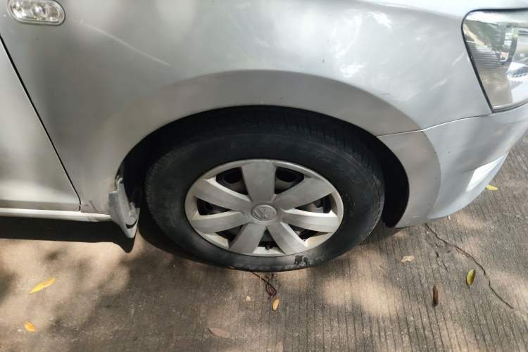 Used Volkswagen Santana 2013 1.6L Automatic Fashion Edition Right Front Wheel Hub