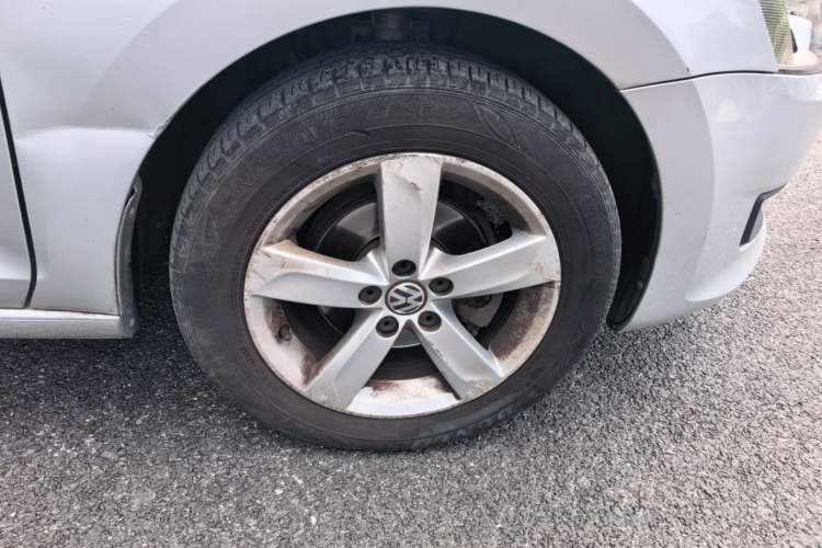Used Volkswagen Santana 2013 1.6L Manual Comfort Edition Right Front Wheel Hub