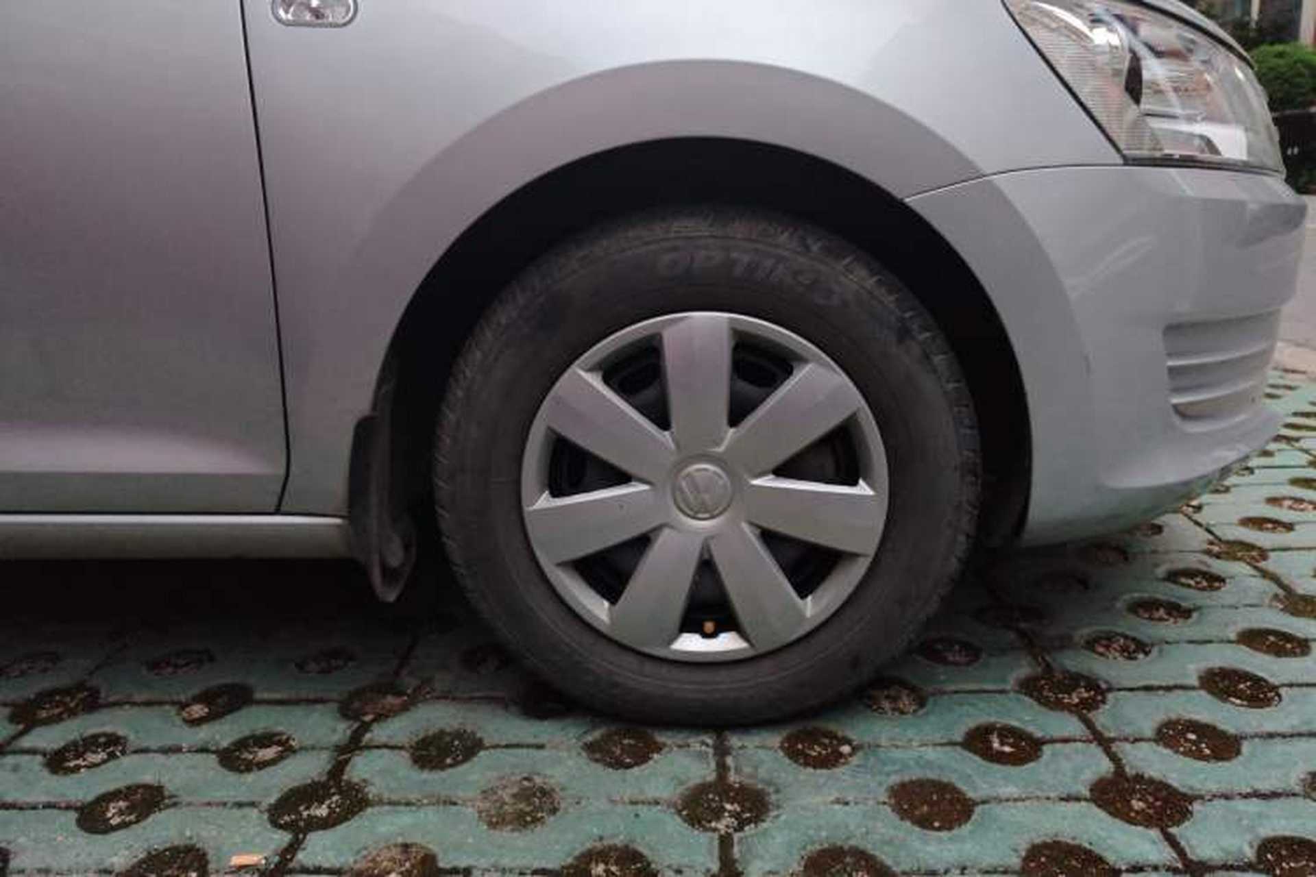 Used Volkswagen Santana 2013 1.6L Manual Fashion Edition Right Front Wheel Hub