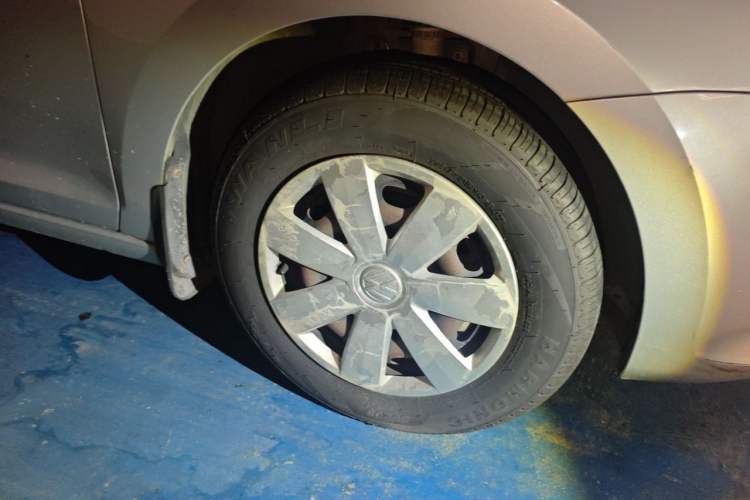 Used Volkswagen Santana 2013 1.6L Automatic Fashion Edition Right Front Wheel Hub
