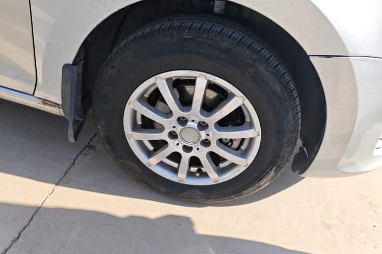 Used Volkswagen Santana 2013 1.6L Manual Fashion Edition Right Front Wheel Hub