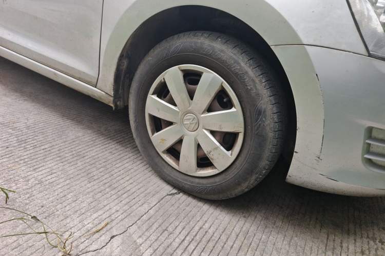 Used Volkswagen Santana 2013 1.6L Manual Fashion Edition Right Front Wheel Hub