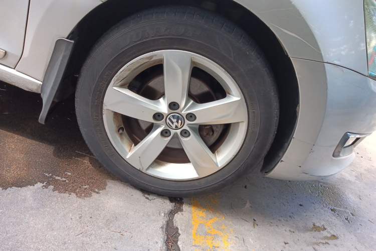 Used Volkswagen Santana 2013 1.6L Manual Comfort Edition Right Front Wheel Hub