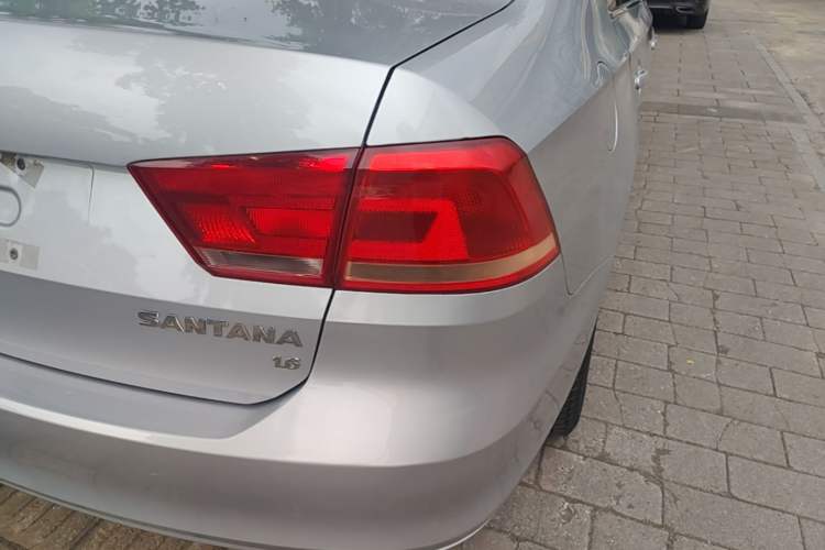 Used Volkswagen Santana 2013 1.6L Automatic Comfort Edition Right Rear Taillight
