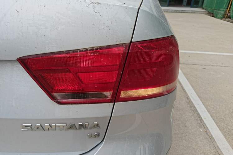 Used Volkswagen Santana 2013 1.6L Manual Fashion Edition Right Rear Taillight