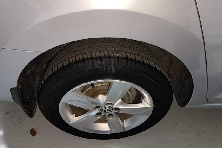 Used Volkswagen Santana 2013 1.6L Automatic Comfort Edition Right Rear Wheel Hub