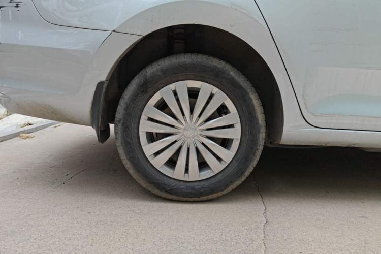 Used Volkswagen Santana 2013 1.6L Manual Fashion Edition Right Rear Wheel Hub