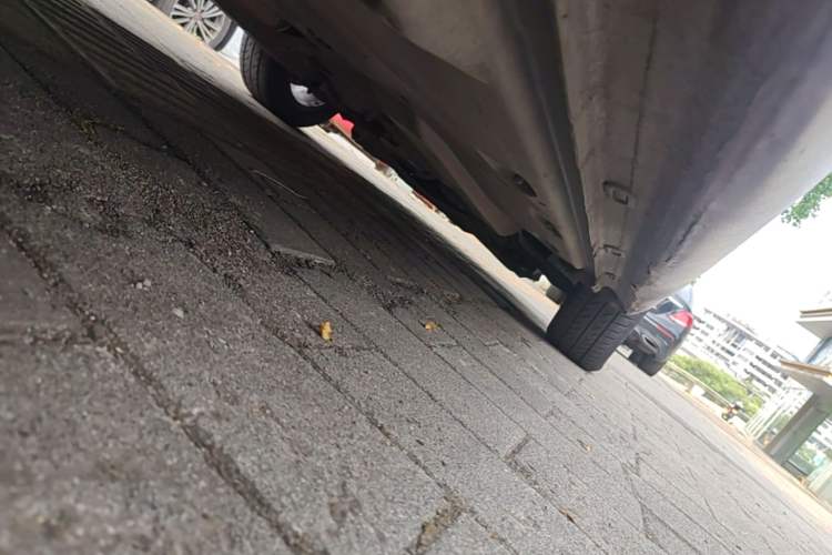 Used Volkswagen Santana 2013 1.6L Automatic Comfort Edition Right Side Sill