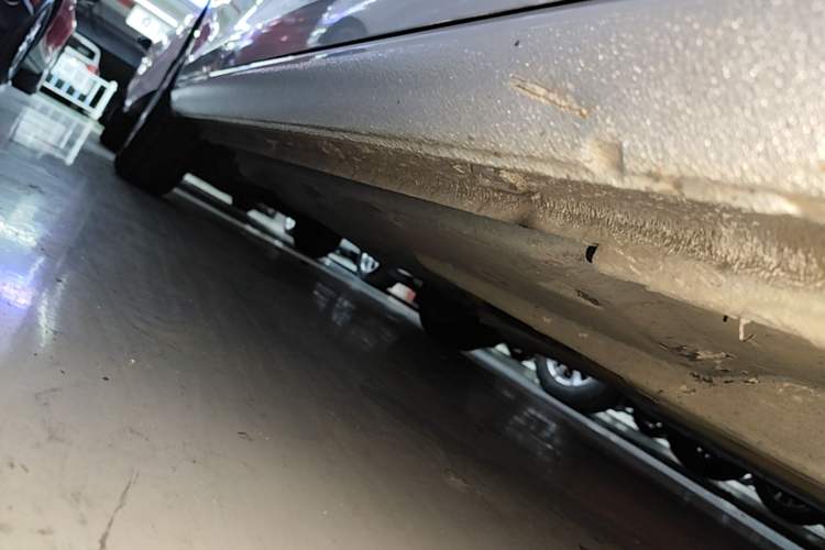 Used Volkswagen Santana 2013 1.6L Automatic Comfort Edition Right Side Sill