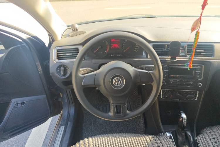 Used Volkswagen Santana 2013 1.6L Automatic Comfort Edition Steering Wheel