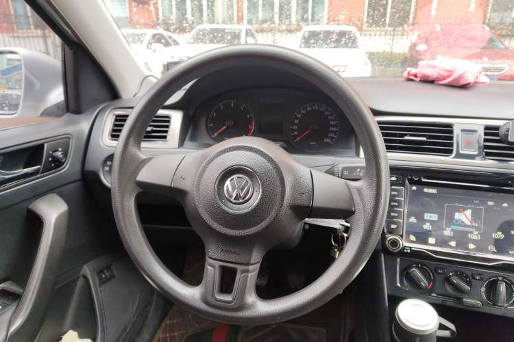 Used Volkswagen Santana 2013 1.4L Manual Comfort Edition Steering Wheel