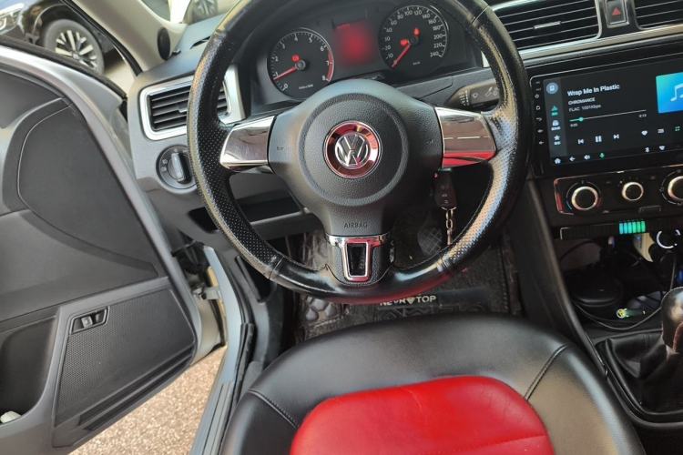 Used Volkswagen Santana 2013 1.4L Manual Comfort Edition Steering Wheel