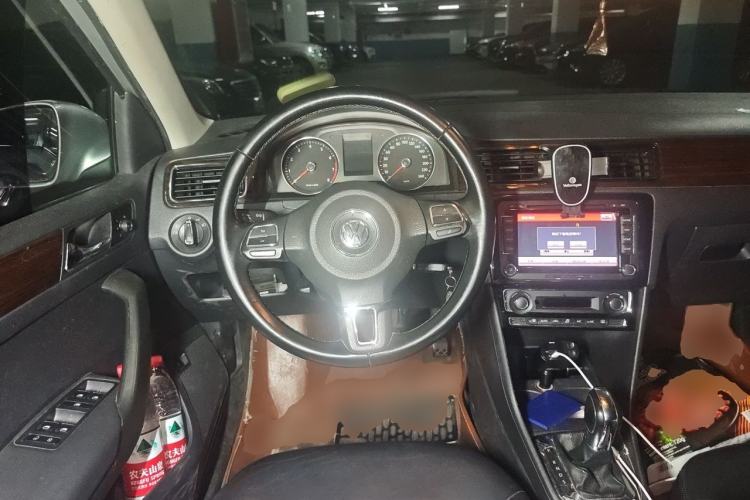Used Volkswagen Santana 2013 1.6L Automatic Luxury Edition Steering Wheel