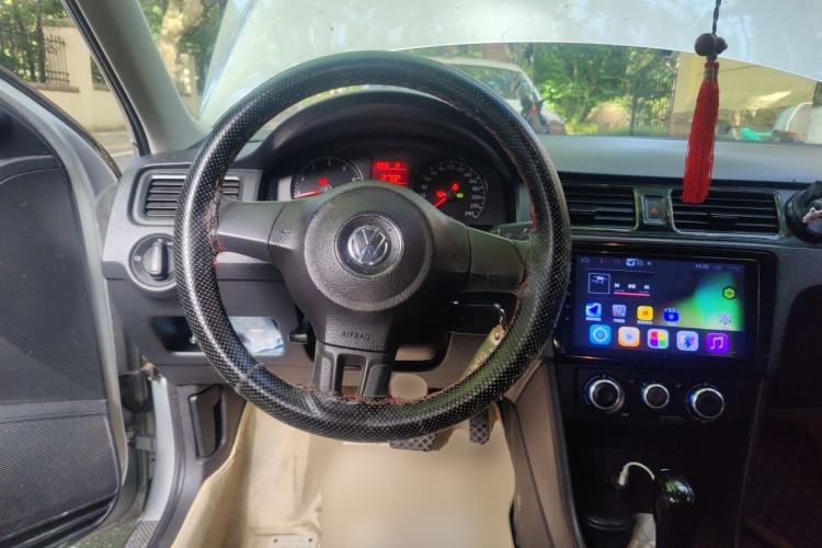 Used Volkswagen Santana 2013 1.6L Automatic Fashion Edition Steering Wheel