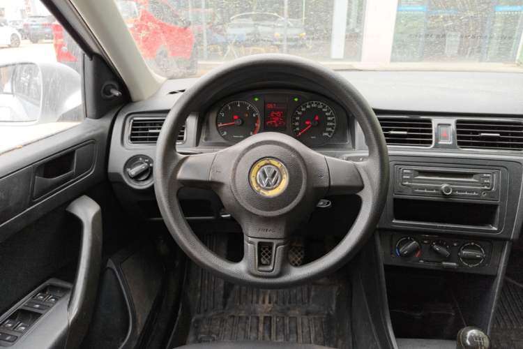 Used Volkswagen Santana 2013 1.6L Manual Fashion Edition Steering Wheel