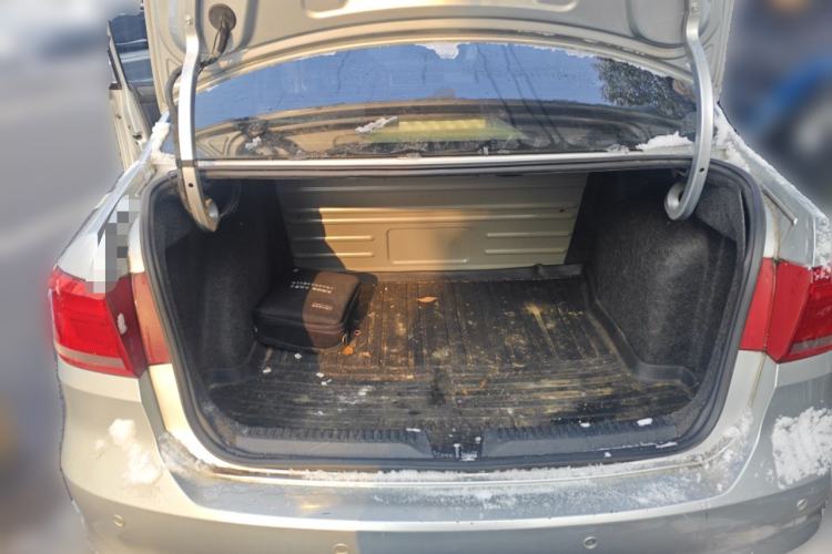 Used Volkswagen Santana 2013 1.6L Automatic Comfort Edition Trunk