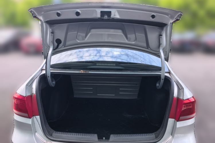 Used Volkswagen Santana 2013 1.6L Manual Comfort Edition Trunk