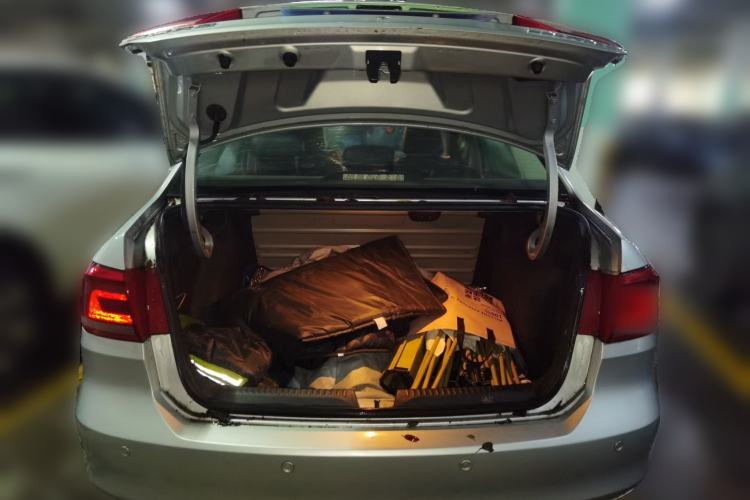 Used Volkswagen Santana 2013 1.6L Automatic Comfort Edition Trunk