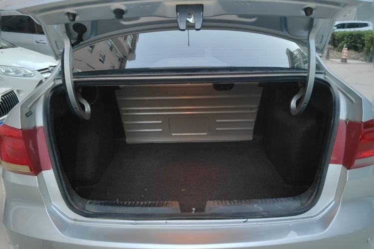 Used Volkswagen Santana 2013 1.6L Manual Comfort Edition Trunk