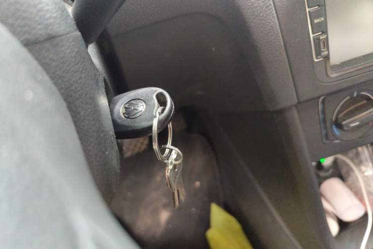 Used Volkswagen Santana 2013 1.6L Automatic Fashion Edition Vehicle Key