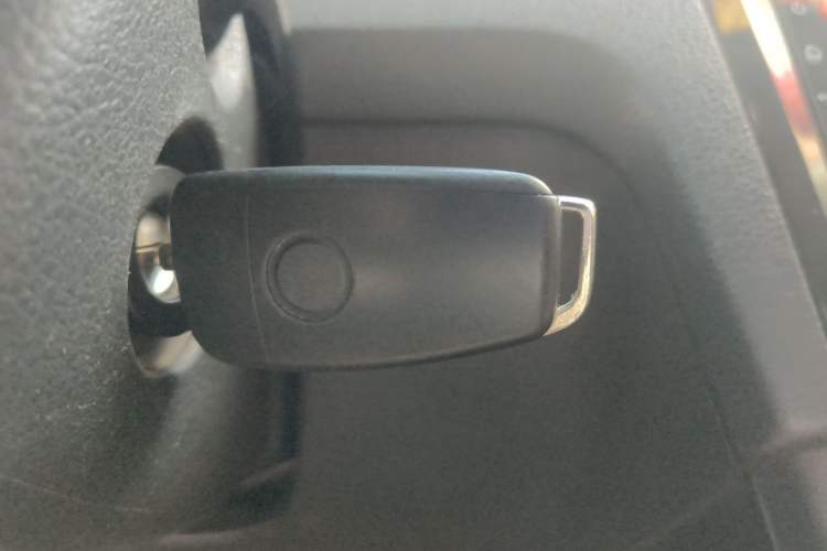 Used Volkswagen Santana 2013 1.6L Automatic Fashion Edition Vehicle Key