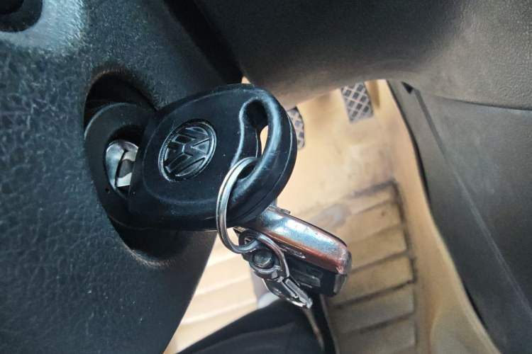 Used Volkswagen Santana 2013 1.6L Manual Fashion Edition Vehicle Key