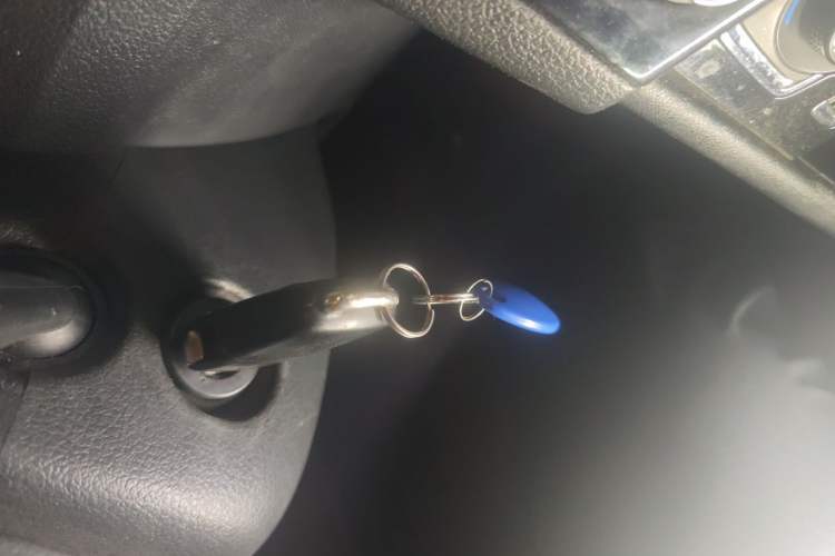 Used Volkswagen Santana 2013 1.6L Automatic Luxury Edition Vehicle Key