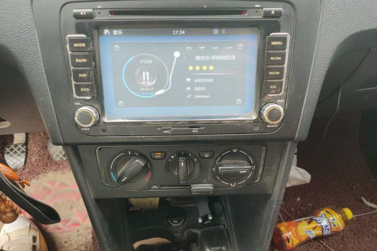 Used Volkswagen Santana 2013 1.6L Manual Fashion Edition Audio And AC Panel