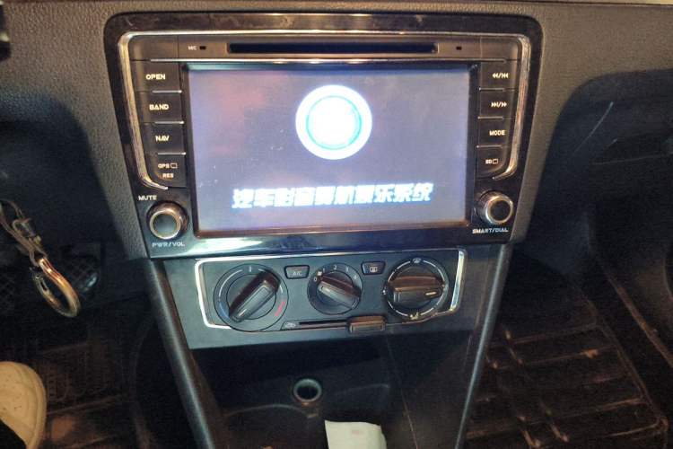 Used Volkswagen Santana 2013 1.6L Manual Comfort Edition Audio And AC Panel