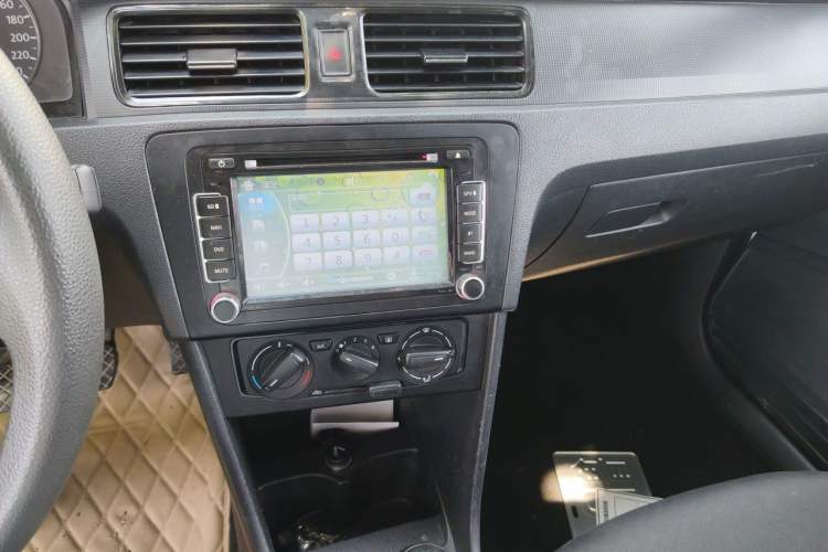 Used Volkswagen Santana 2013 1.4L Manual Fashion Edition Audio And AC Panel