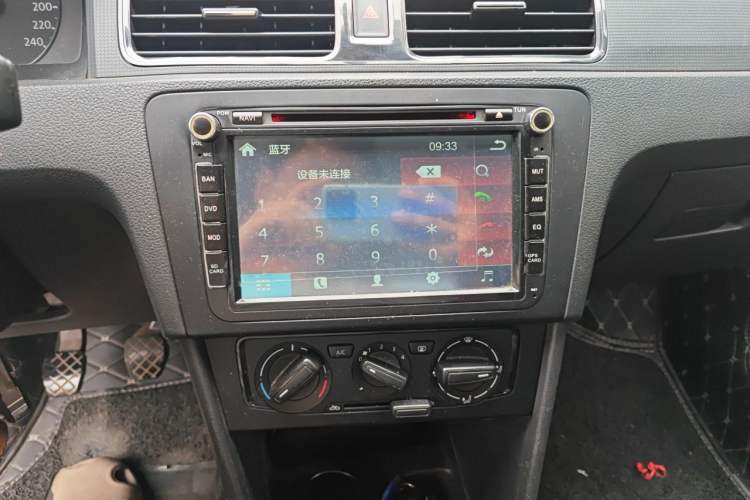 Used Volkswagen Santana 2013 1.6L Manual Fashion Edition Audio And AC Panel
