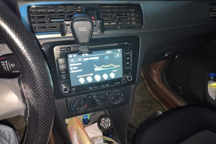 Used Volkswagen Santana 2013 1.4L Manual Comfort Edition Audio And AC Panel