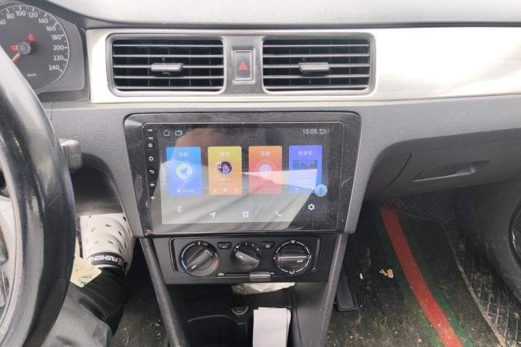 Used Volkswagen Santana 2013 1.6L Manual Fashion Edition Audio And AC Panel
