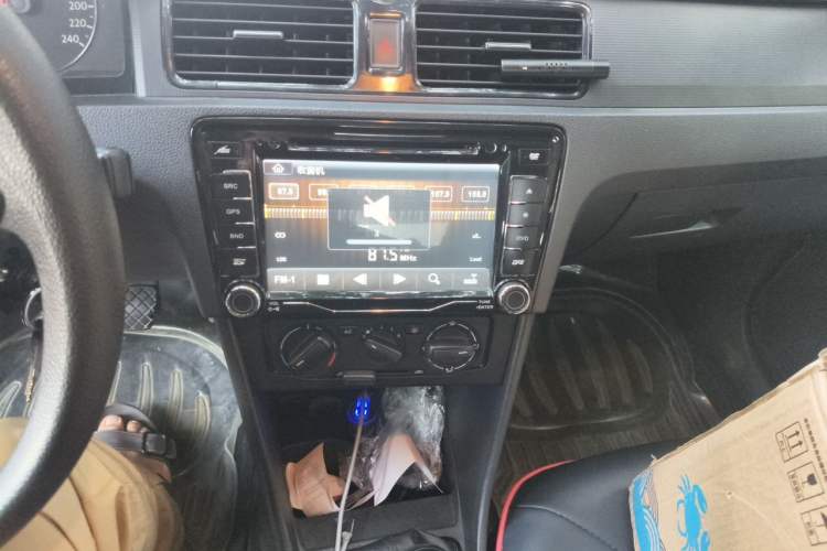 Used Volkswagen Santana 2013 1.4L Manual Fashion Edition Audio And AC Panel