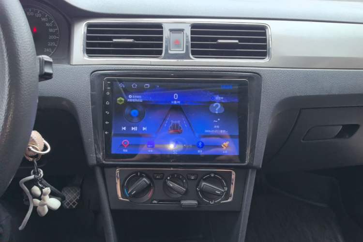 Used Volkswagen Santana 2013 1.6L Manual Comfort Edition Audio And AC Panel