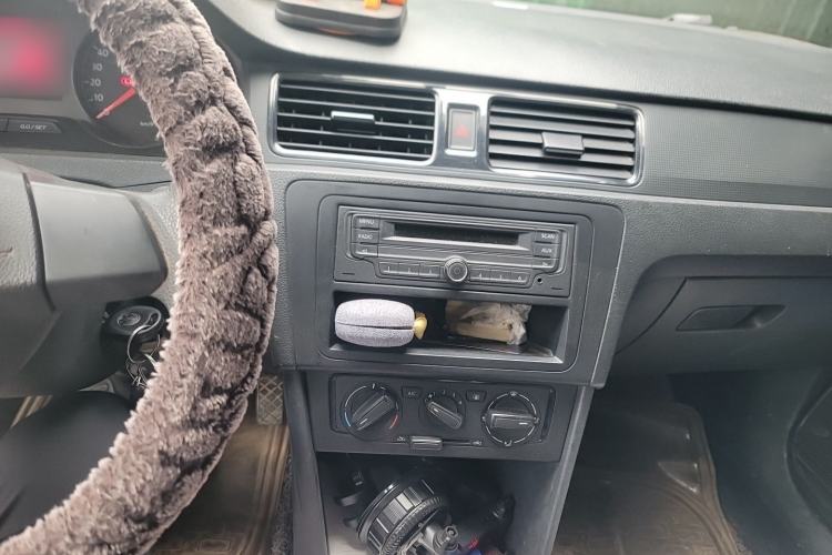 Used Volkswagen Santana 2013 1.4L Manual Fashion Edition Audio And AC Panel