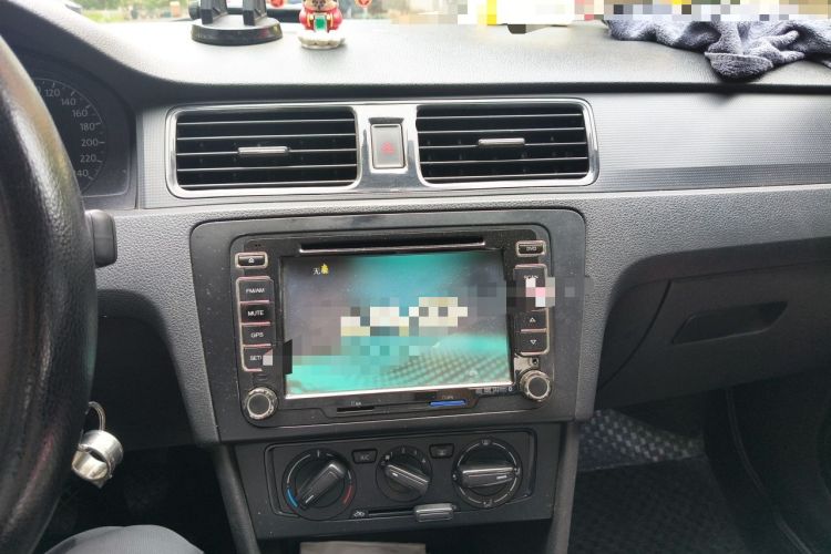 Used Volkswagen Santana 2013 1.4L Manual Fashion Edition Audio And AC Panel