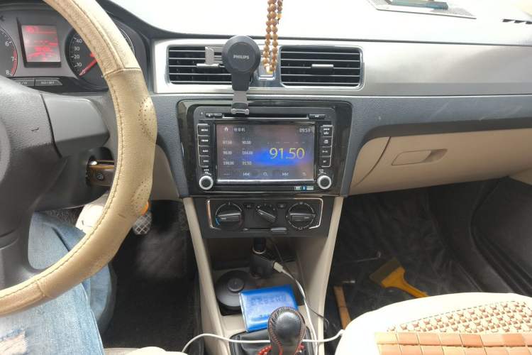 Used Volkswagen Santana 2013 1.6L Manual Comfort Edition Audio And AC Panel