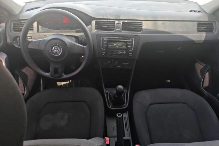 Used Volkswagen Santana 2013 1.6L Manual Fashion Edition Center Console