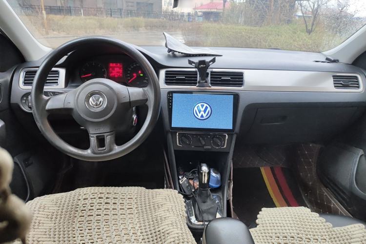 Used Volkswagen Santana 2013 1.6L Automatic Comfort Edition Center Console