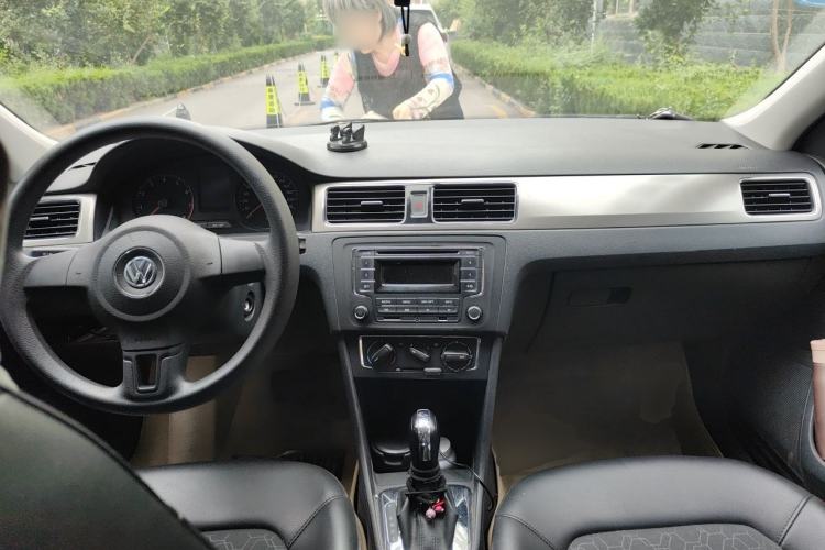 Used Volkswagen Santana 2013 1.6L Automatic Comfort Edition Center Console