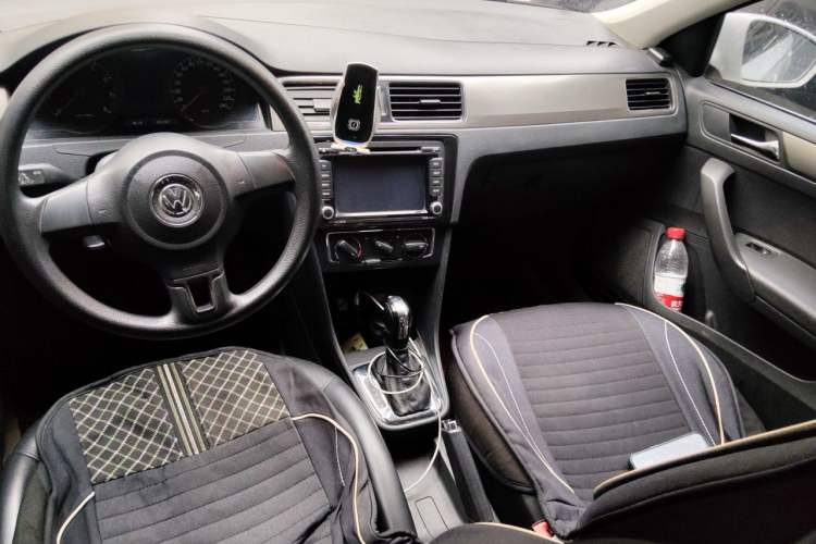 Used Volkswagen Santana 2013 1.6L Automatic Comfort Edition Center Console